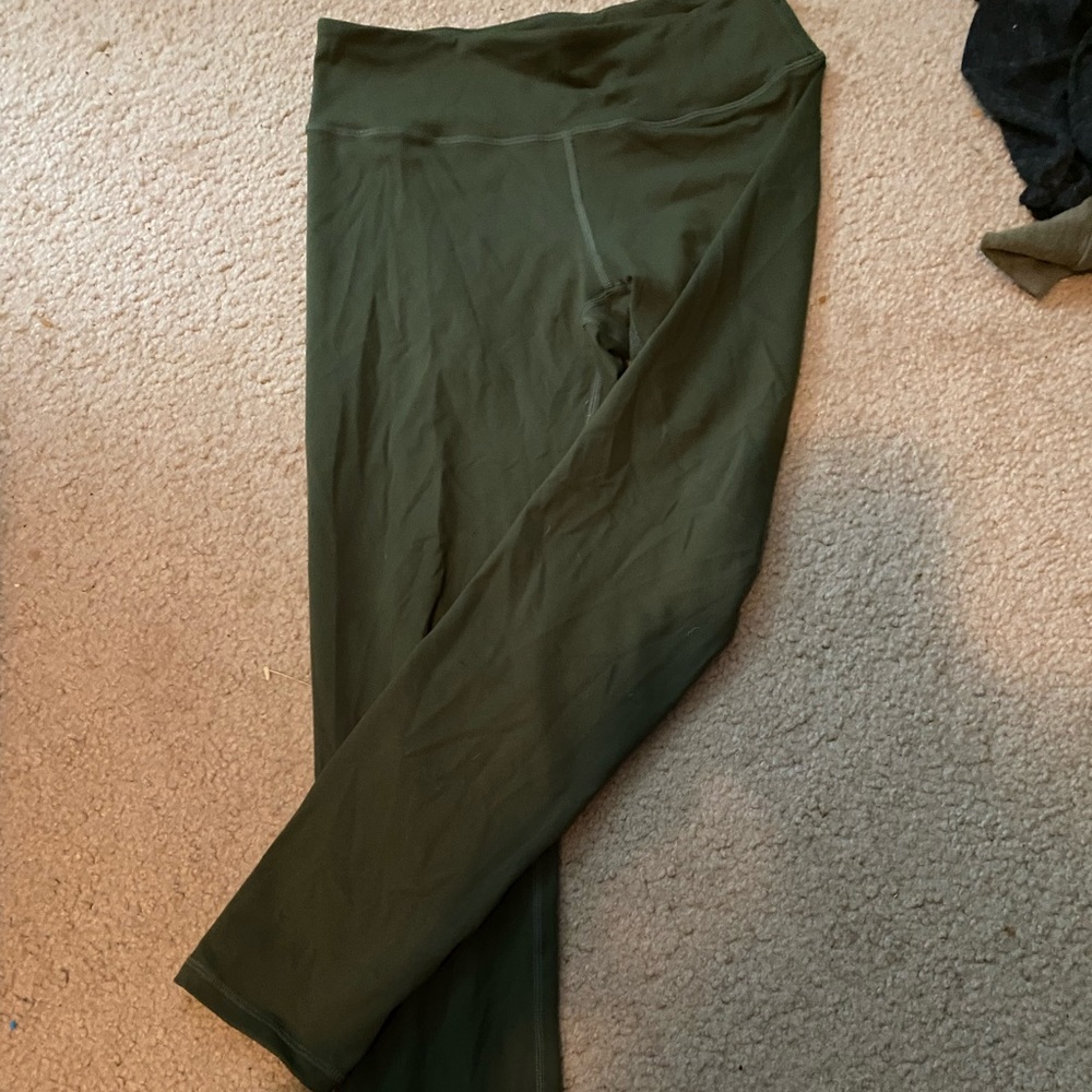 Born primitive camo green capris